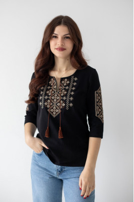 Вишиванка жіноча